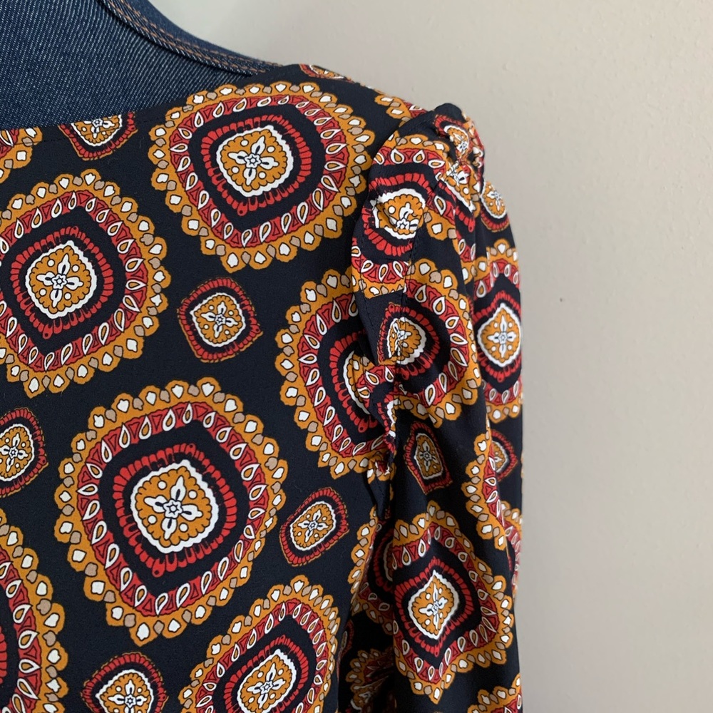 Patterned Loft Blouse - Picture 2 of 3